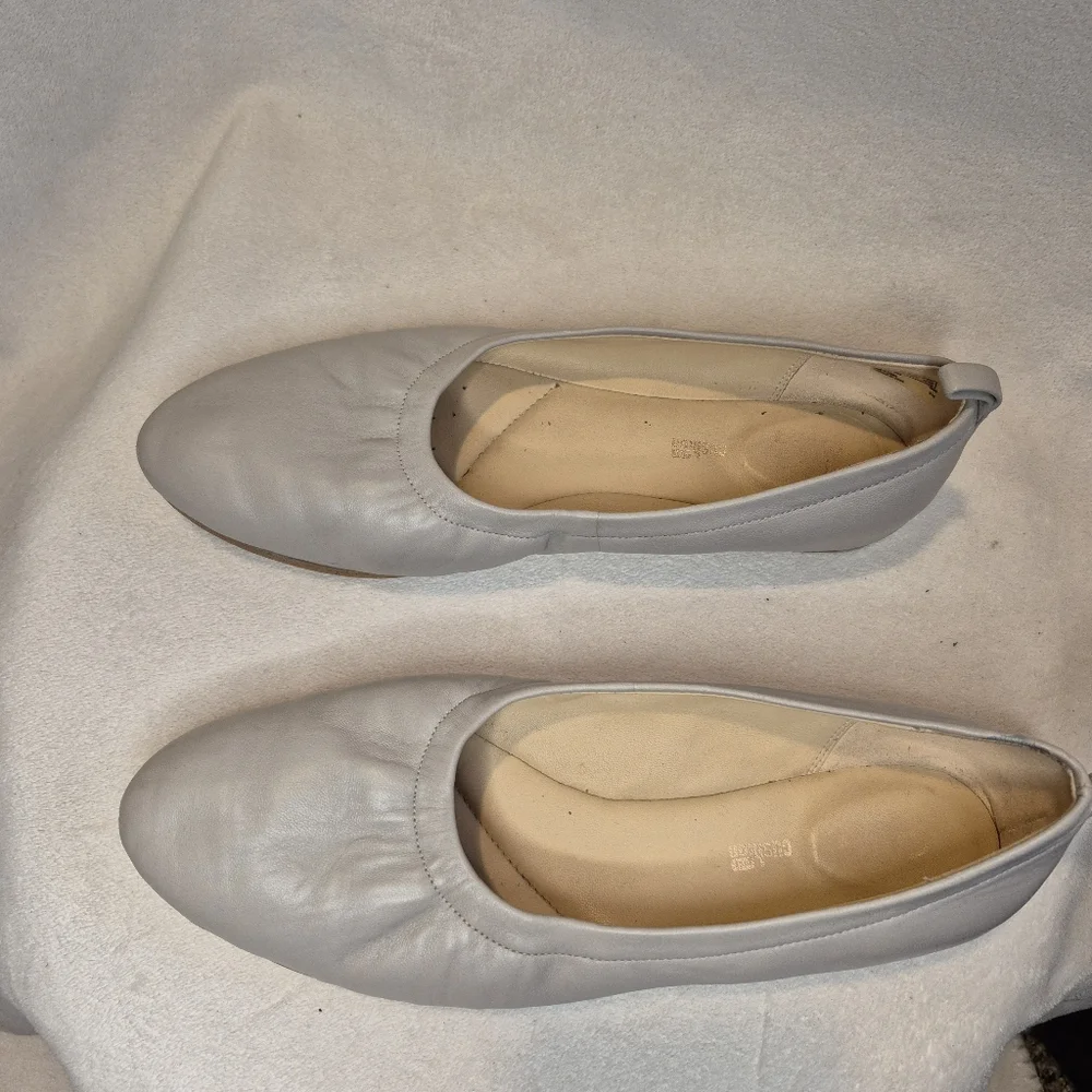 Clarks Grace Mia Ballet Flat - SIZE 8.5 Grey Leather Minimalist